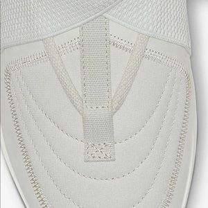 Nike Air Fear Light Bone Size 10